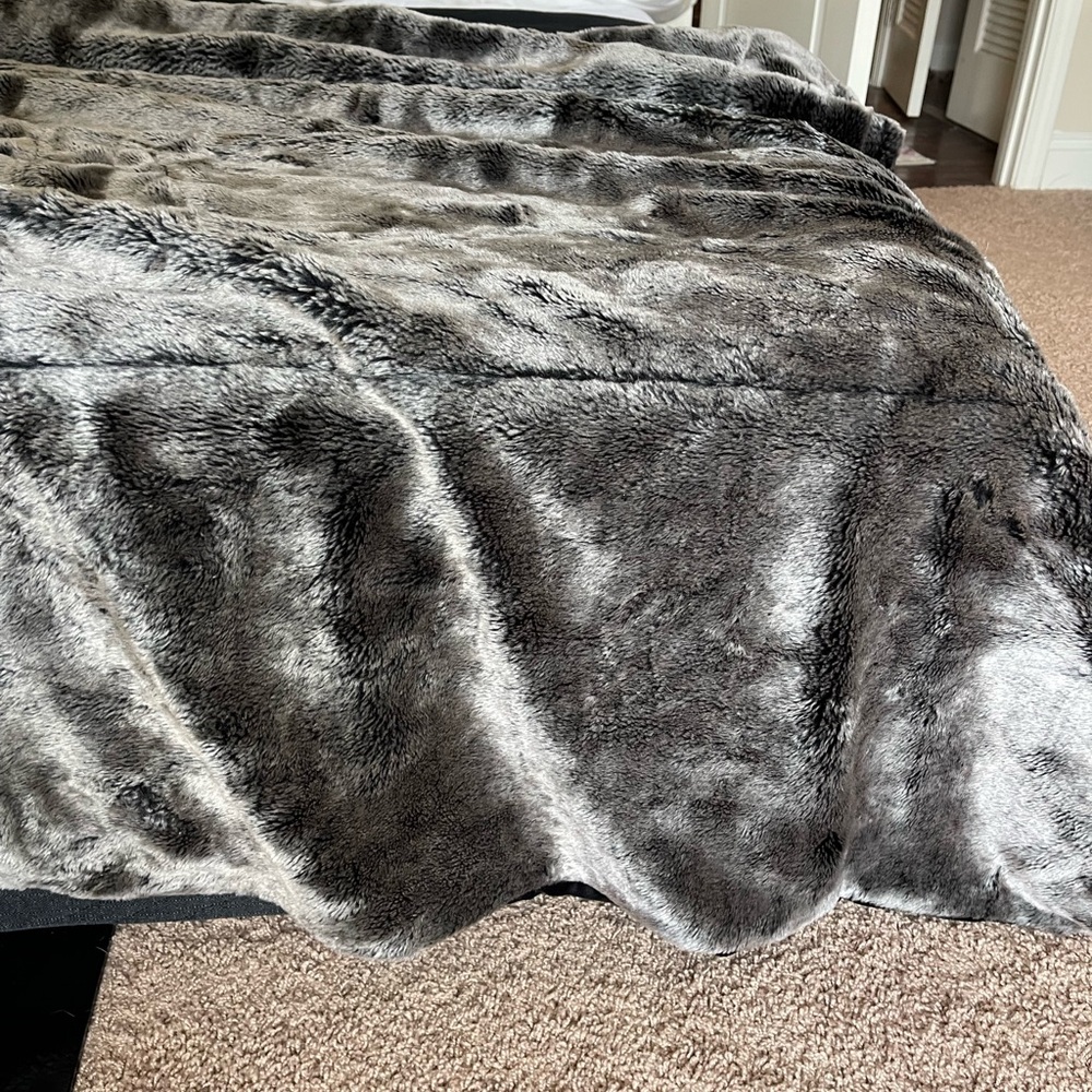 Faux Fur Comforter